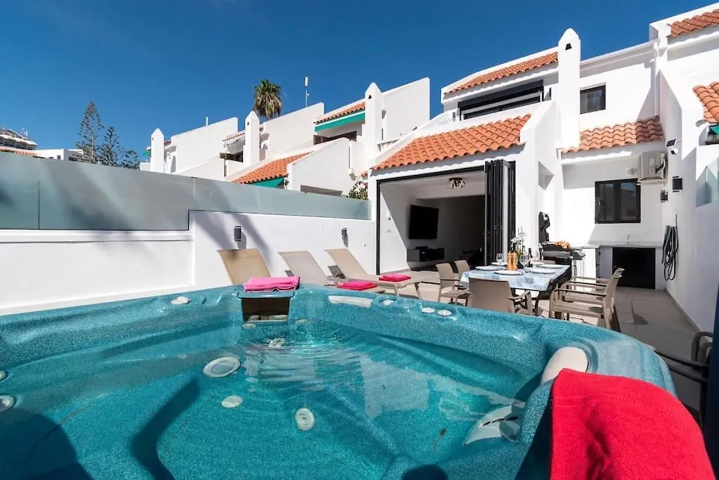 Modern 3 Bedroom Villa With Hot Tub In Costa Adeje Costa Adeje (Tenerife)